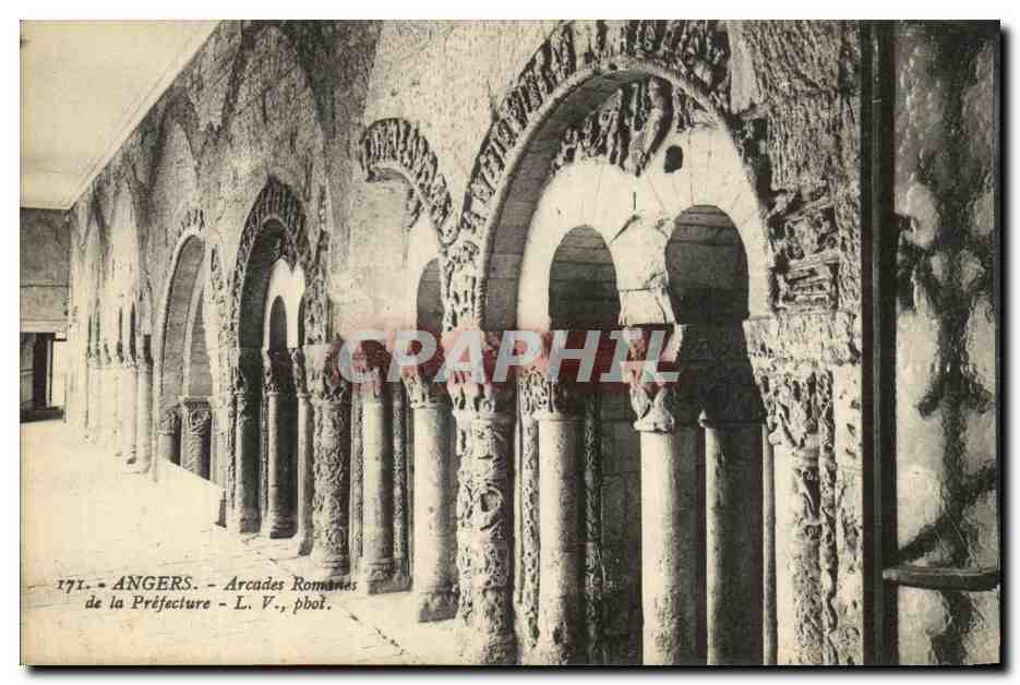 CPA Angers Arcades Romanes De La Prefecture 