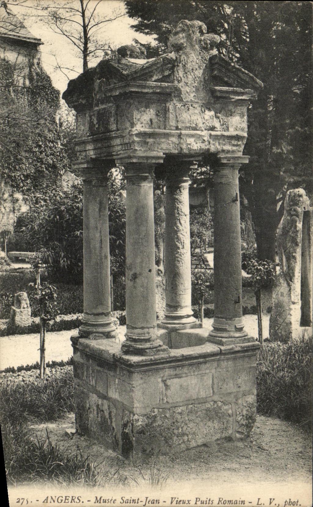CPA Angers Musee Saint Jean Vieux Puits Romain 