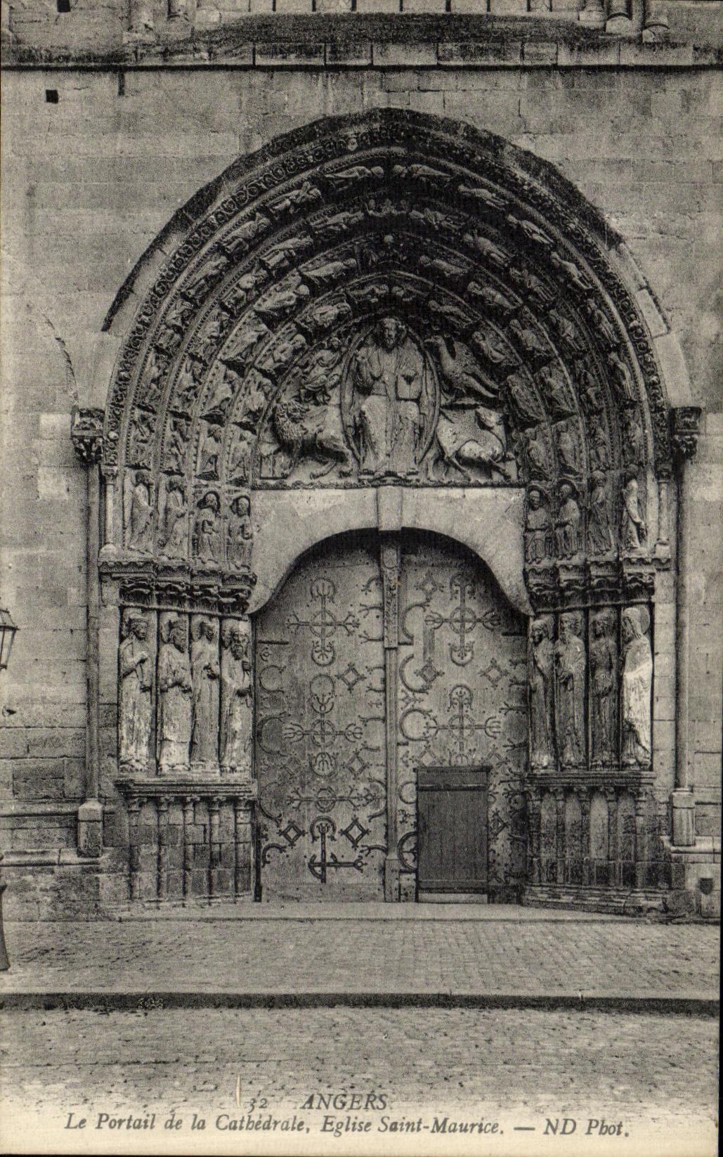 CPA Angers La Portail de La cathedrale Eglise Saint Maurice 