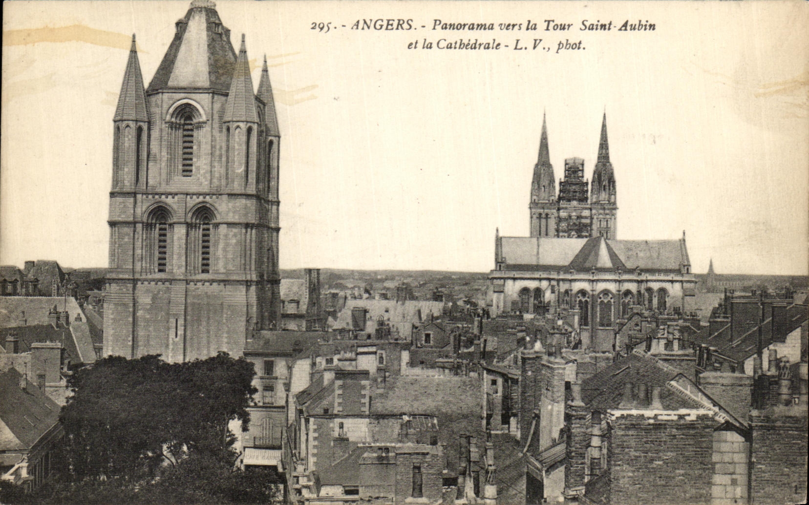 CPA Angers Panorama Vers La Tour Saint Aubin et la cathedrale 