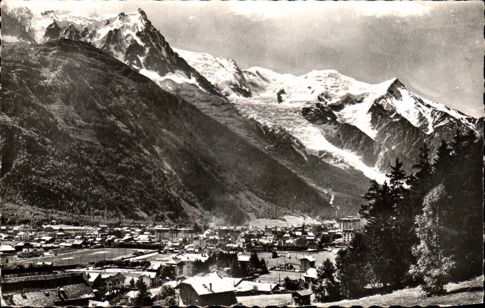 CPSM Chamonix Mont Blanc et Aiguille du Midi 