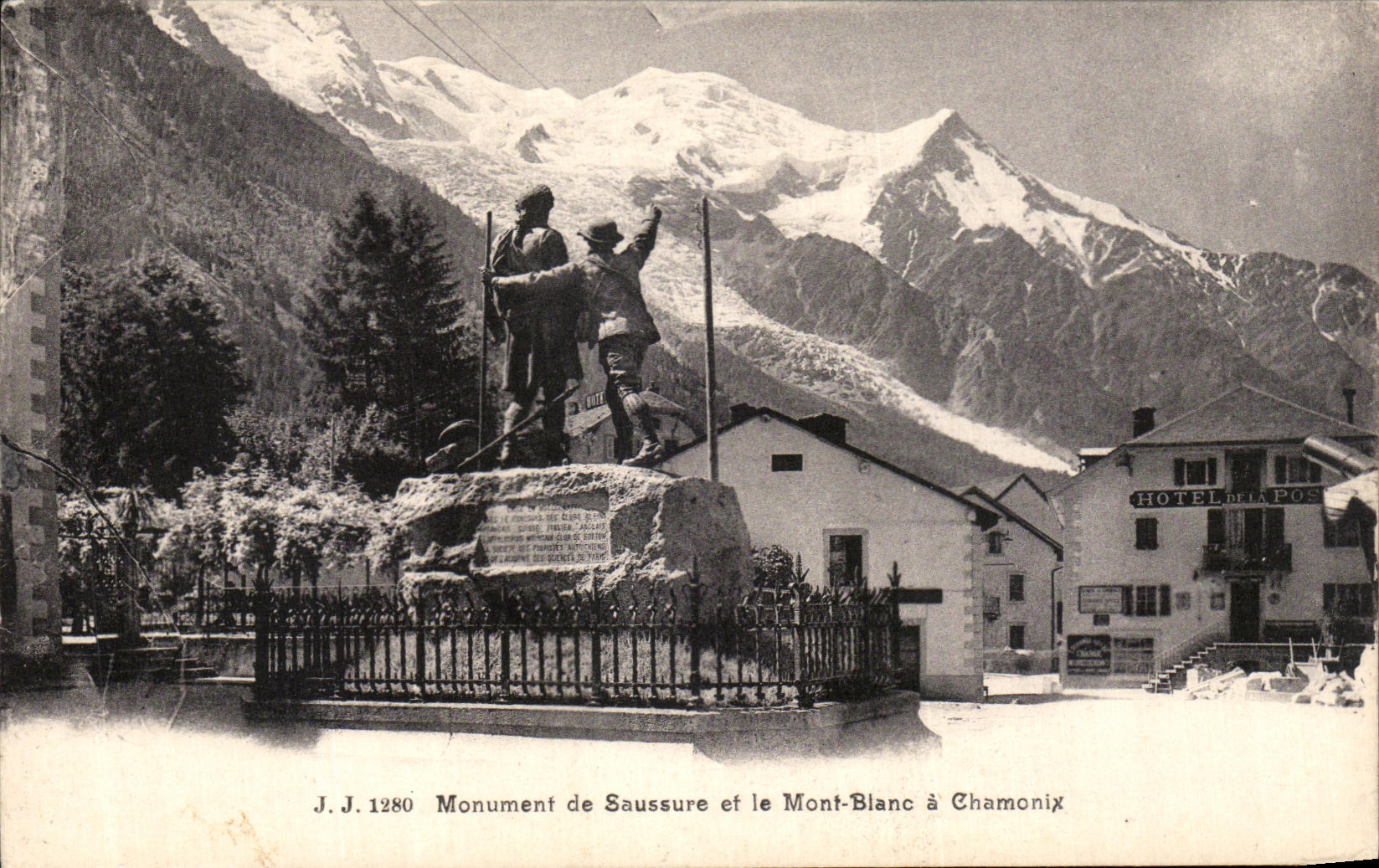 CPA Monument De Saussure et Le Mont Blanc a Chamonix Hotel de la Poste