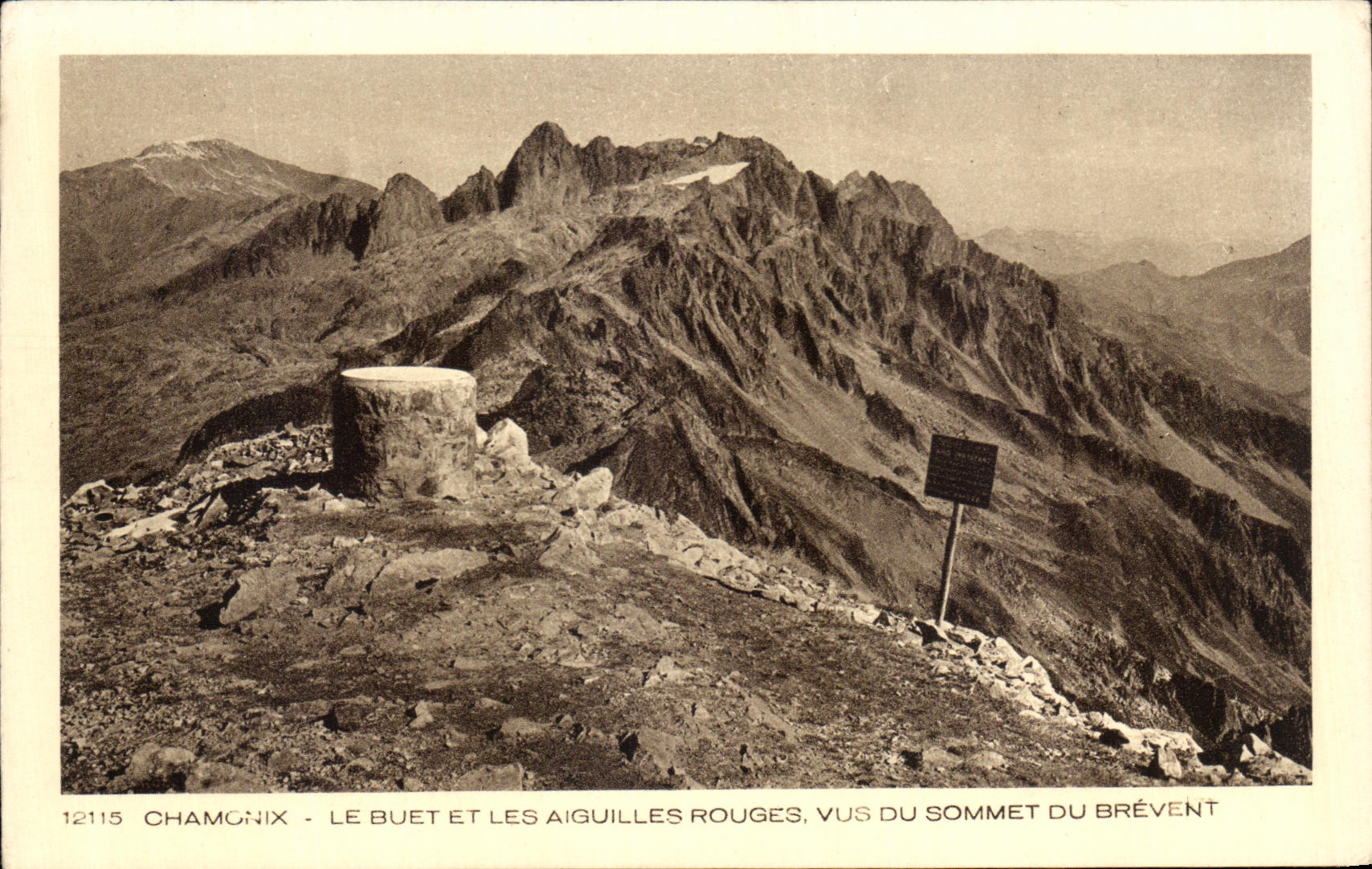 CPA Chamonix Le Buet Et Les Aiguilles Rouges Vus Du Sommet