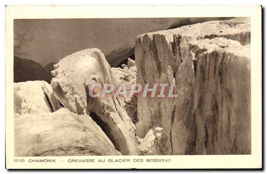CPA Chamonix Crevasse Au Glacier Des Bossons