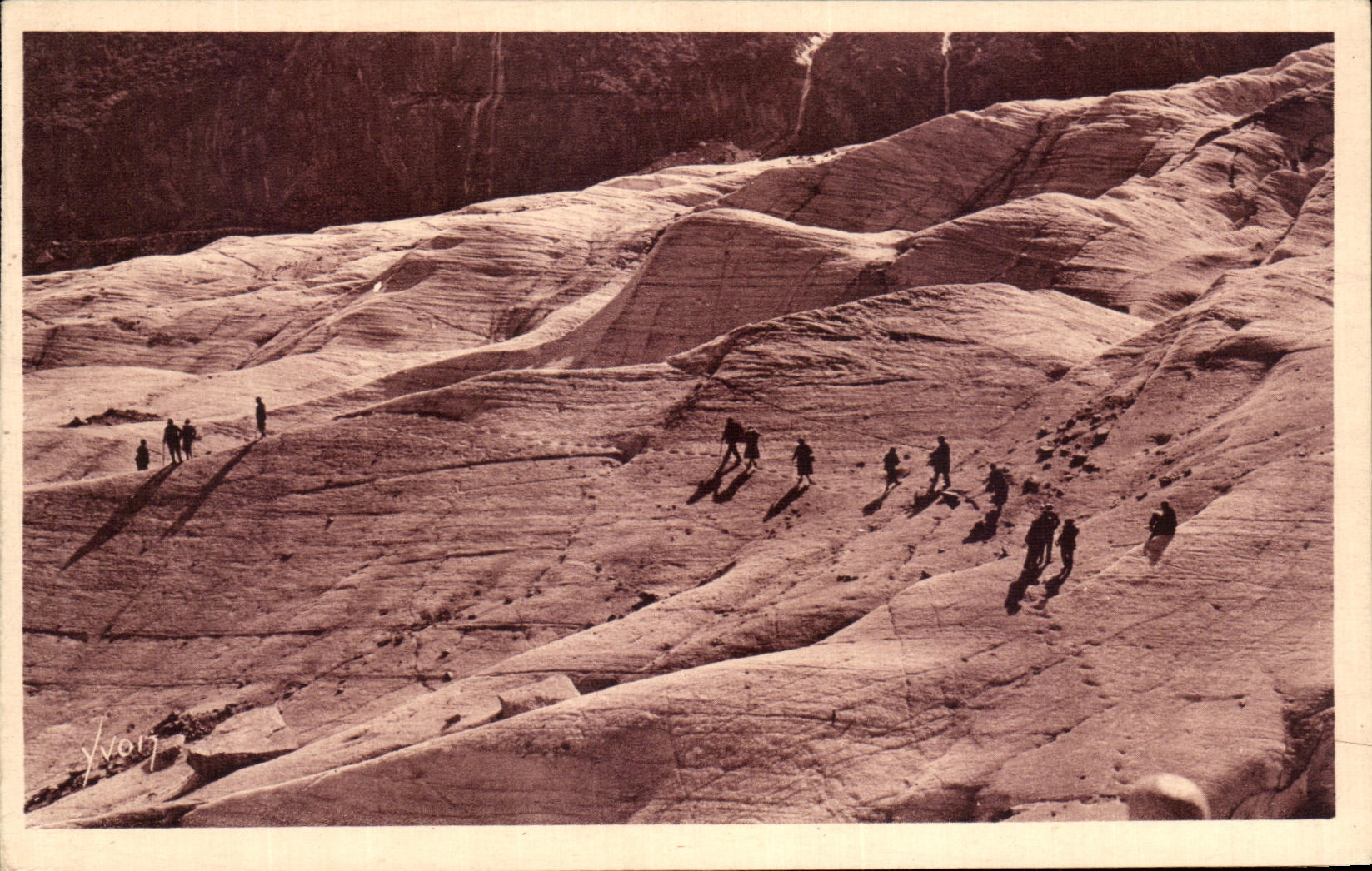 CPA Chamonix Mont Blanc Traversee de la Mer de Glace au Montenvers