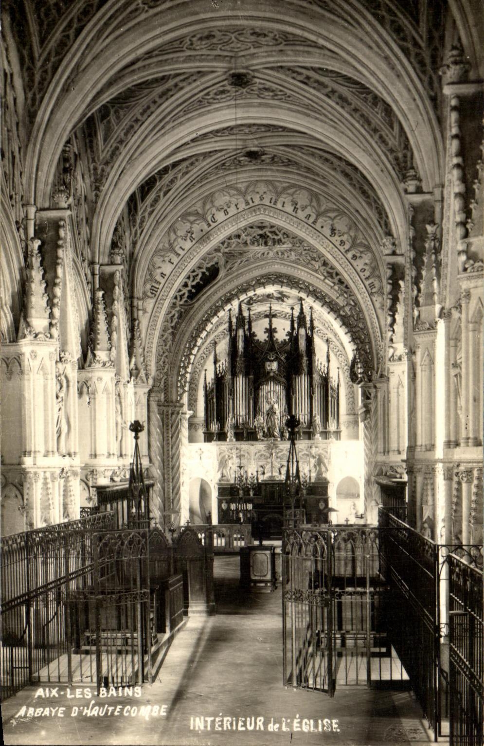 Intérieur de l'église — Abbaye d'Haute-Combe — Aix-les-Bains