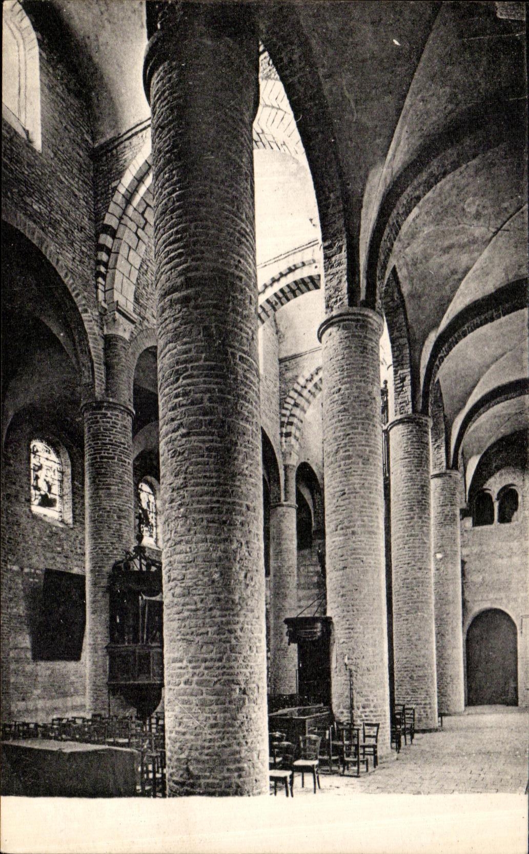 Abbaye de Saint-Philibert — Nefs vues du transept nord — CPAPHIL n° 128