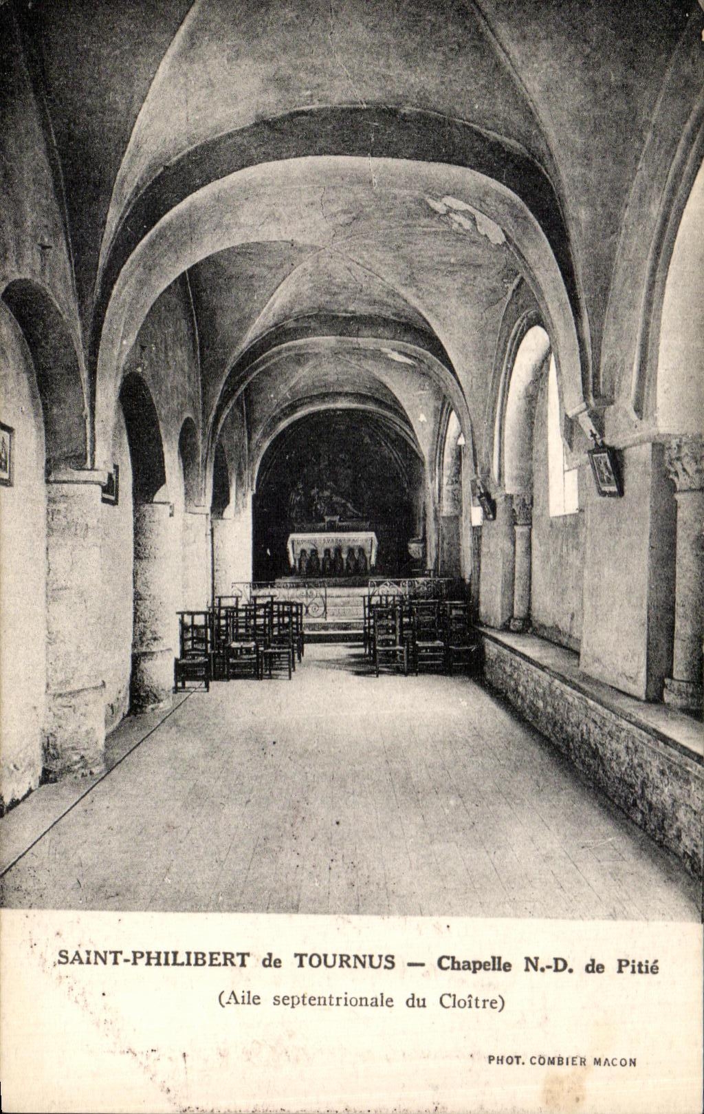 Saint-Philibert de Tournus — Chapelle N.-D. de Pitié (Aile septentrionale du Cloître) — Phot. Combier Macon