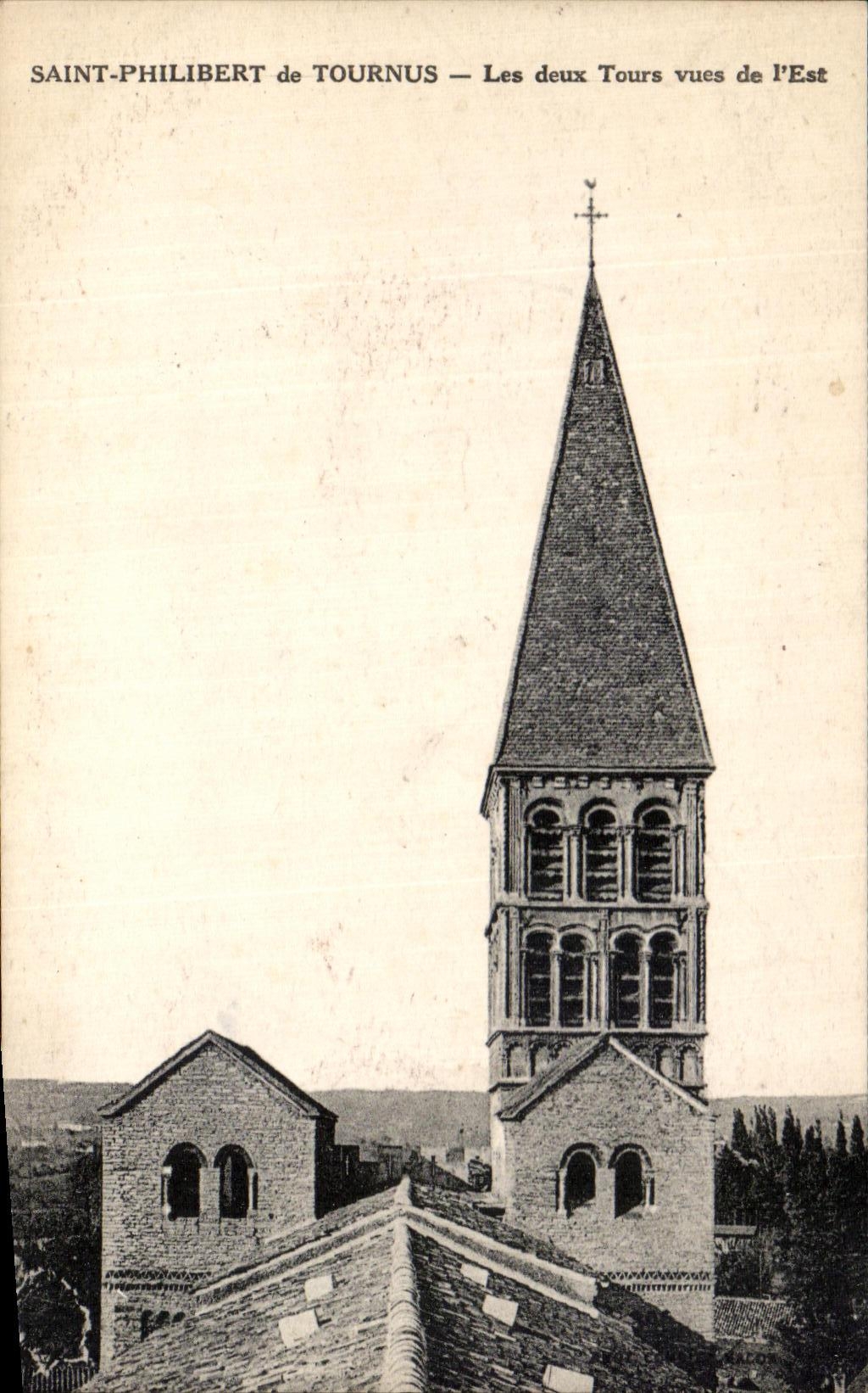 CPA Saint Philibert de Tournus Les Deux Tours Vues De L Est 