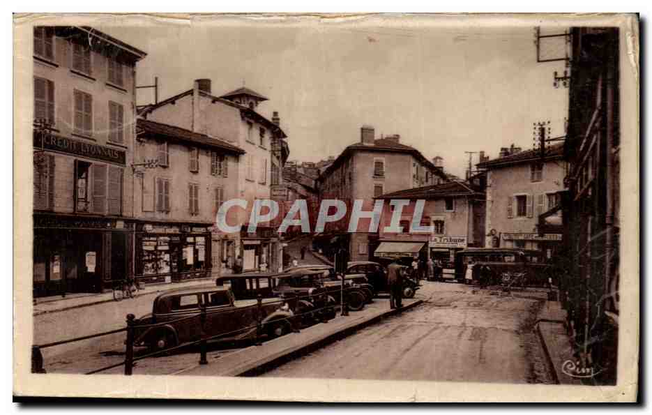 Thizy (Rhône) — Place du Commerce et Rue Perrini — éditeur inconnu