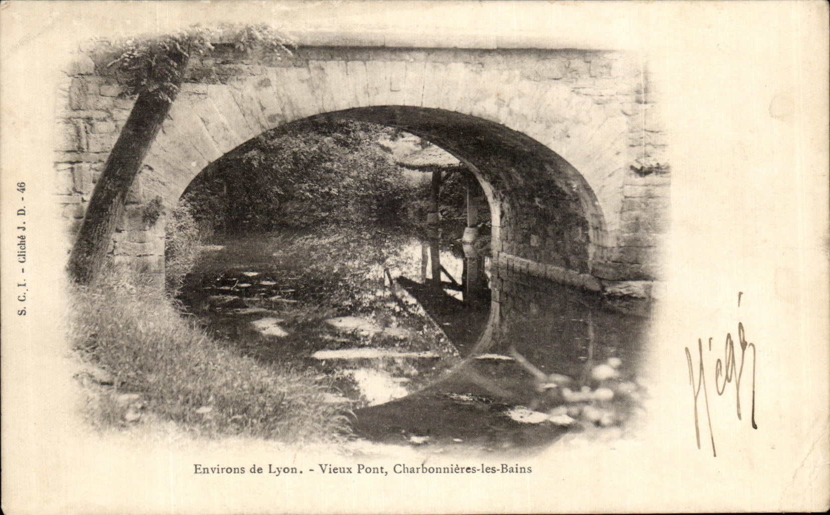 CPA Environs de Lyon Vieux Pont Charbonnieres les Bains