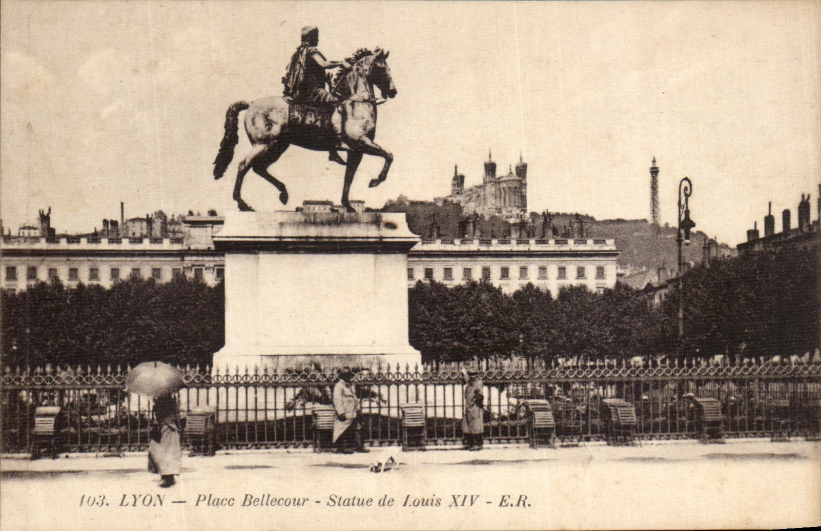 CPA Lyon Place Bellecour Statue De Louis XIV