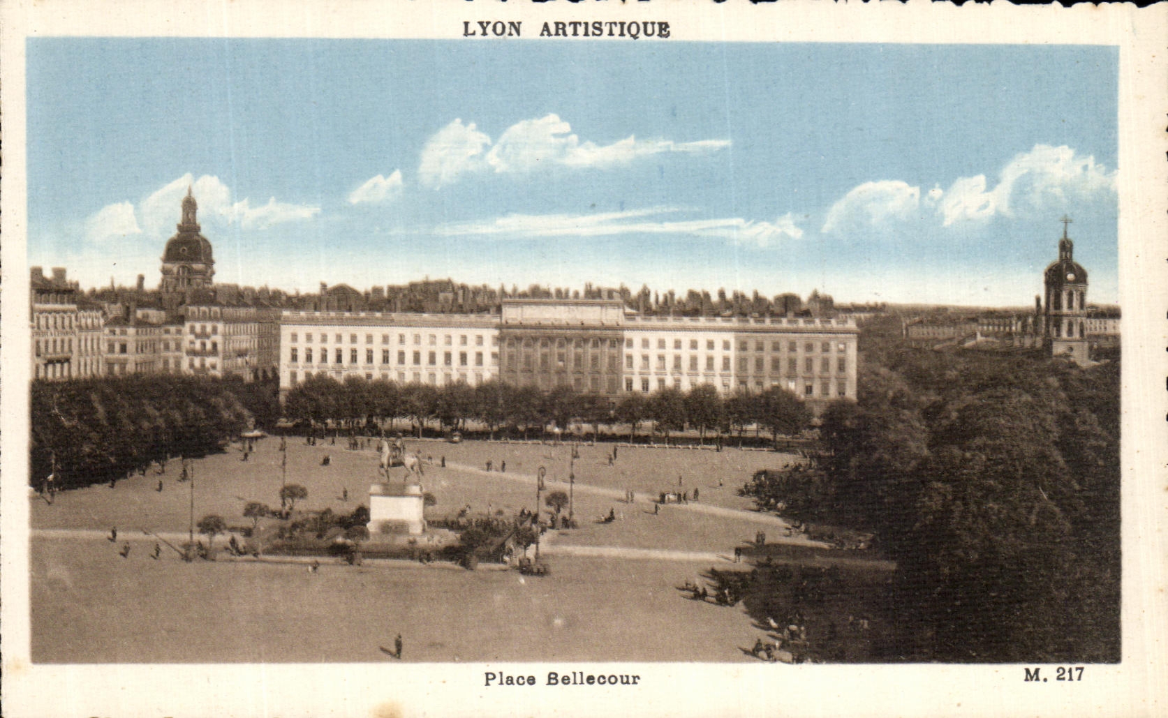 CPA Lyon Artistque Place Bellecour 