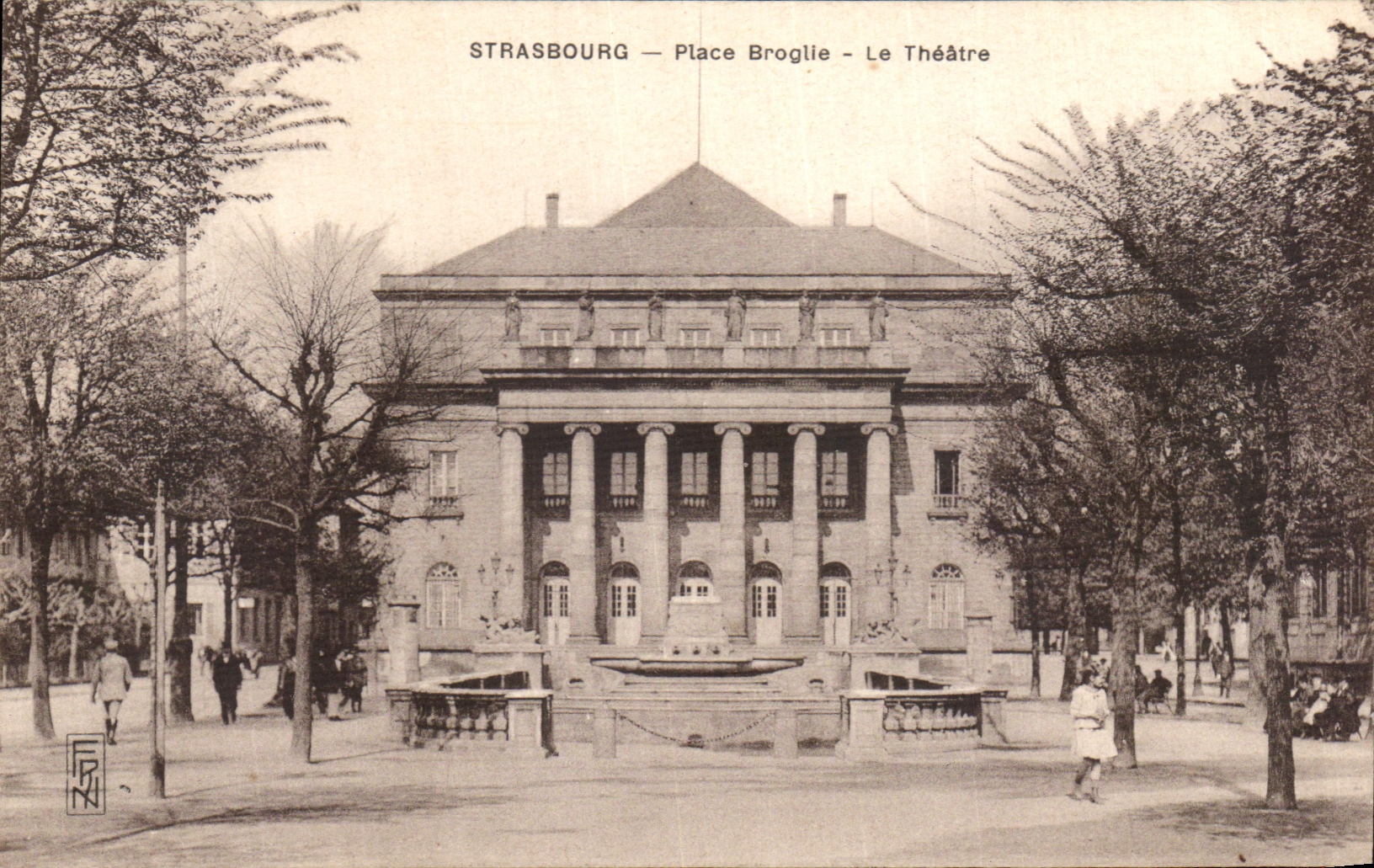 Strasbourg — Place Broglie — Le Théâtre