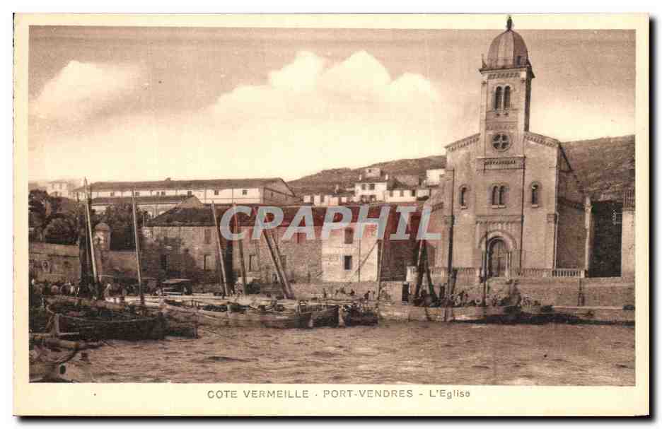CPA Cote Vermeille Port Vendres L Eglise Bateaux