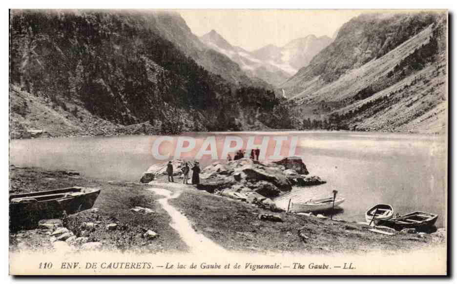 CPA Env De Cauterets Le lac de Gaube et de Vignemale 