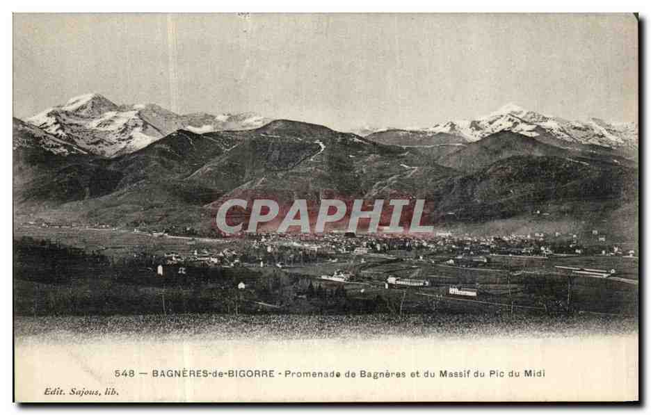 CPA Bagneres de Bigorre Promenade de Bagneres et du Massif du Pic 