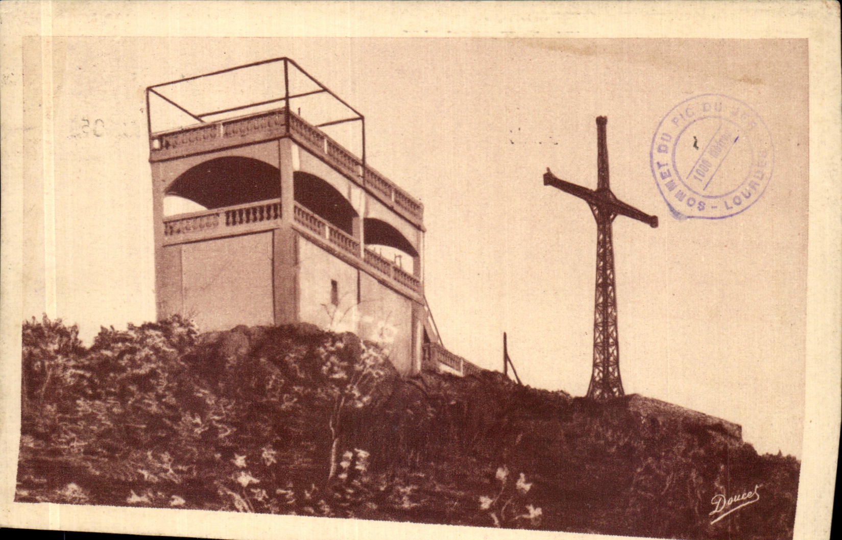 CPA Lourdes L observatoire et la croix du Pic de Jer