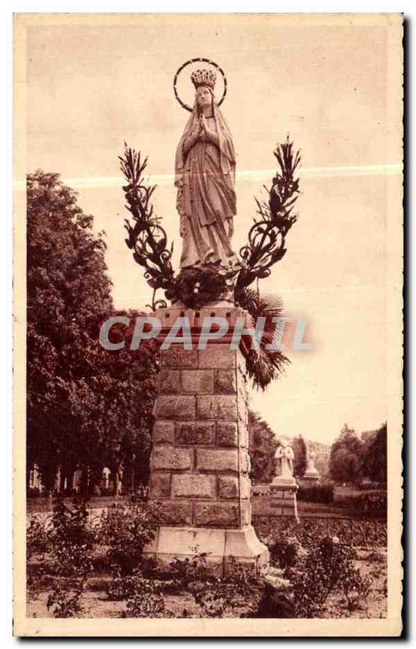 CPA Lourdes La Vierge Couronnee 