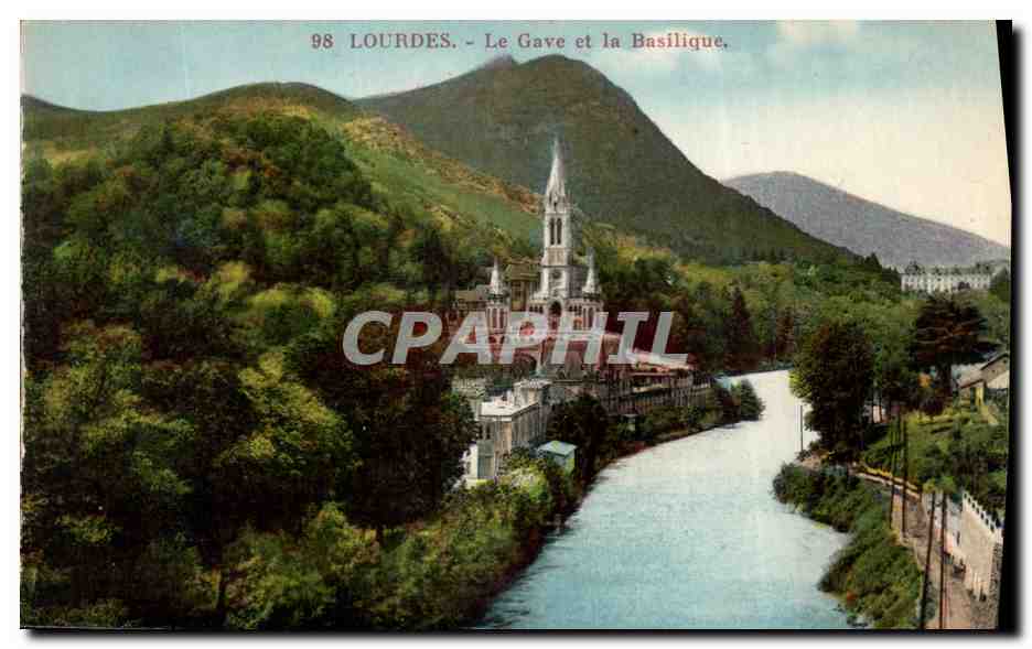 CPA Lourdes Le Gave Et La Basilique