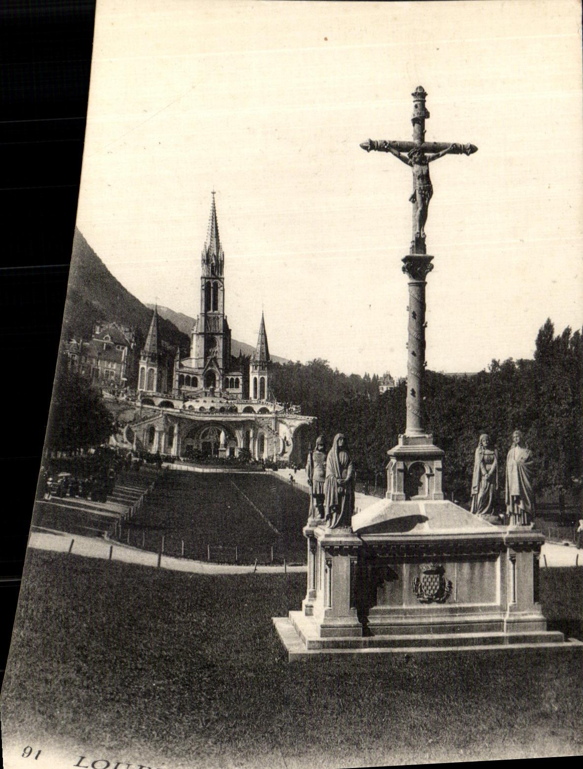 CPA Lourdes Calvaire breton et la basilique