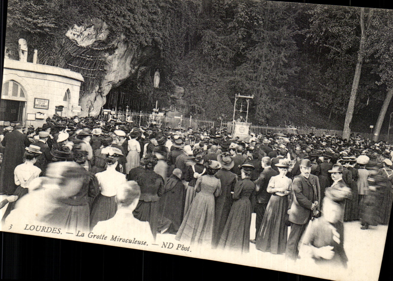 CPA Lourdes La Grotte Miraculeuse