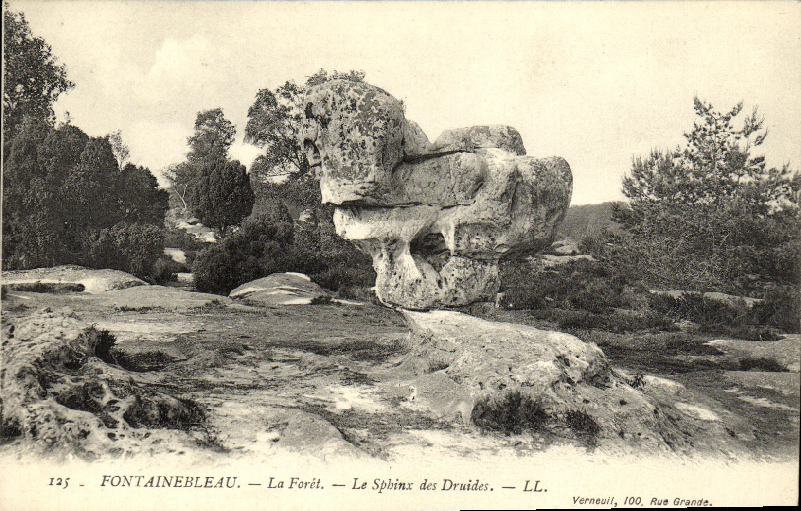 Fontainebleau — La Forêt — El Sfinge de los Druidas — LL. Verneuil, 100 Rue Grande.