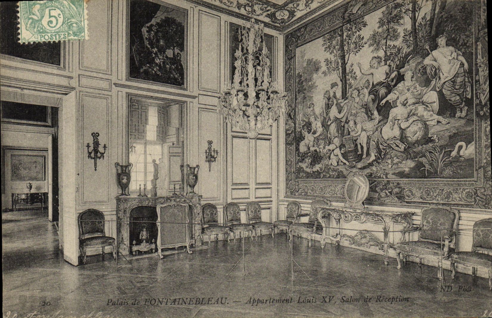 Palais de FONTAINEBLEAU — Appartement Louis XV. Salon de Réception — ND Photo