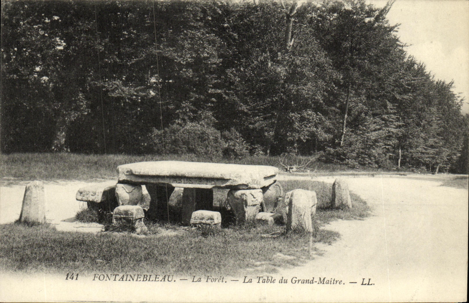 Fontainebleau — La Forêt — La Mesa del Gran Maestre — LL. — N° 141