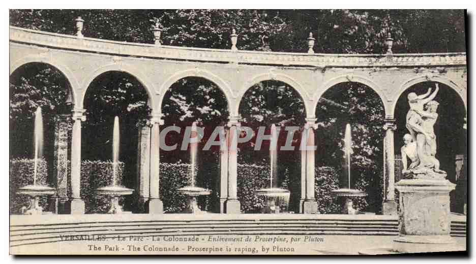 CPA Versailles Vue prise Vol d Oiseau sur le Parc Le Chateau et la Ville