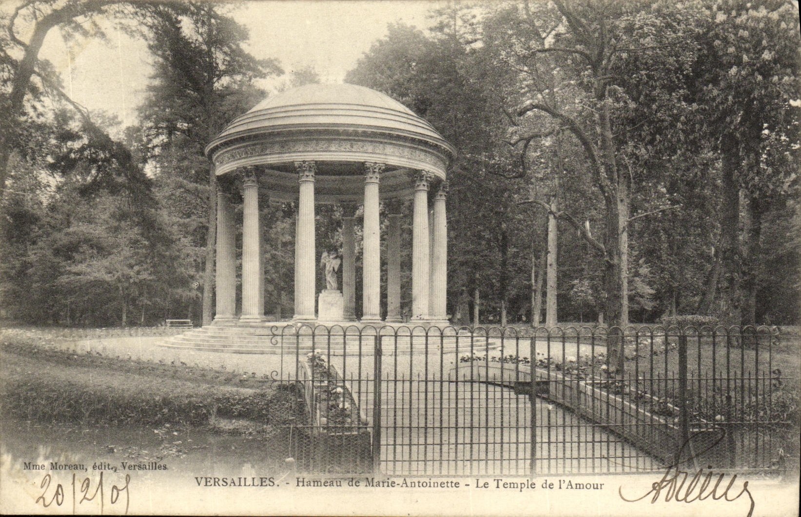 Versailles - Hameau de Marie-Antoinette - Le Temple de l'Amour — Mme Moreau, éditrice, Versailles