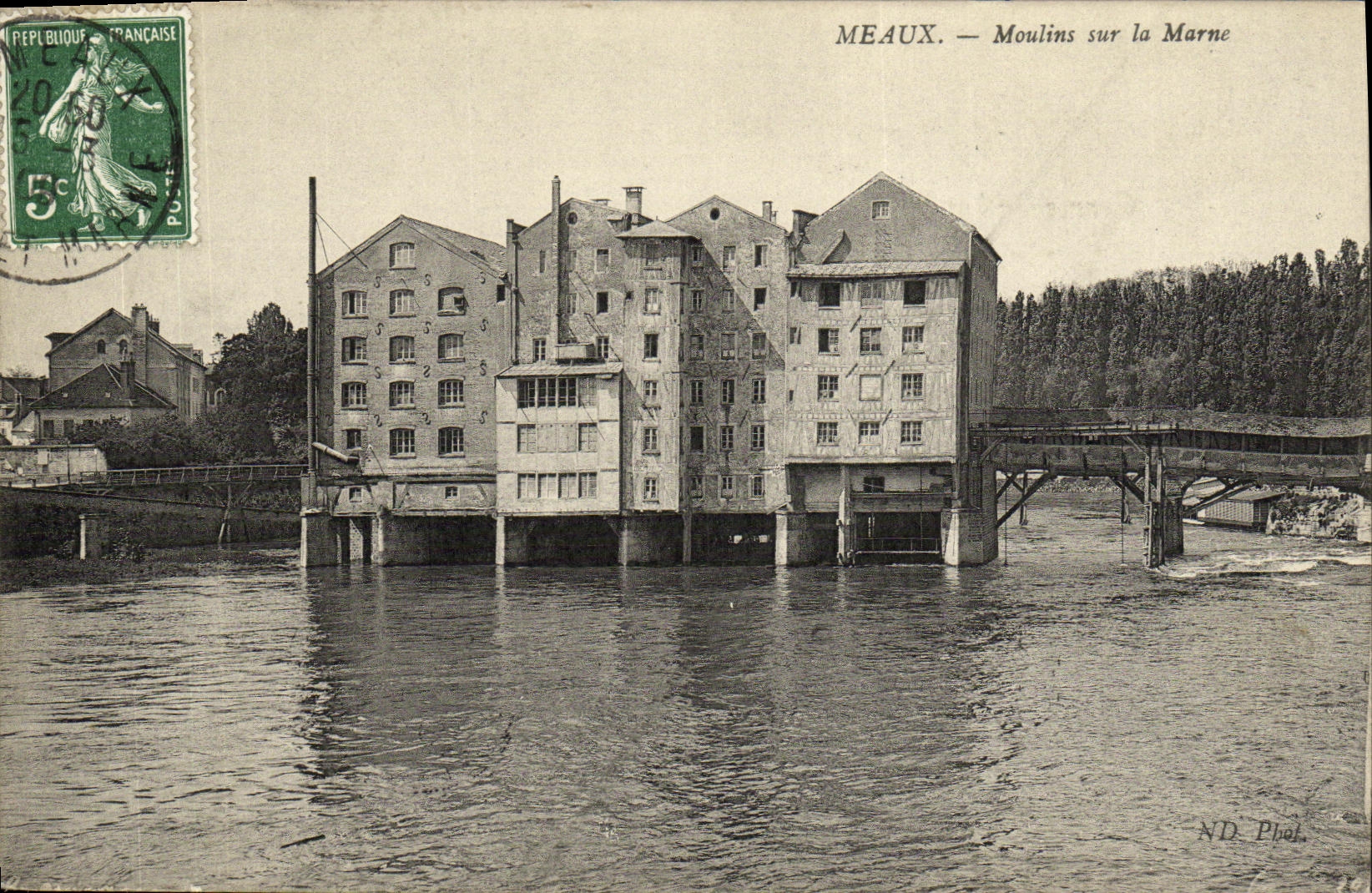 CPA Meaux Moulins sur la Marne