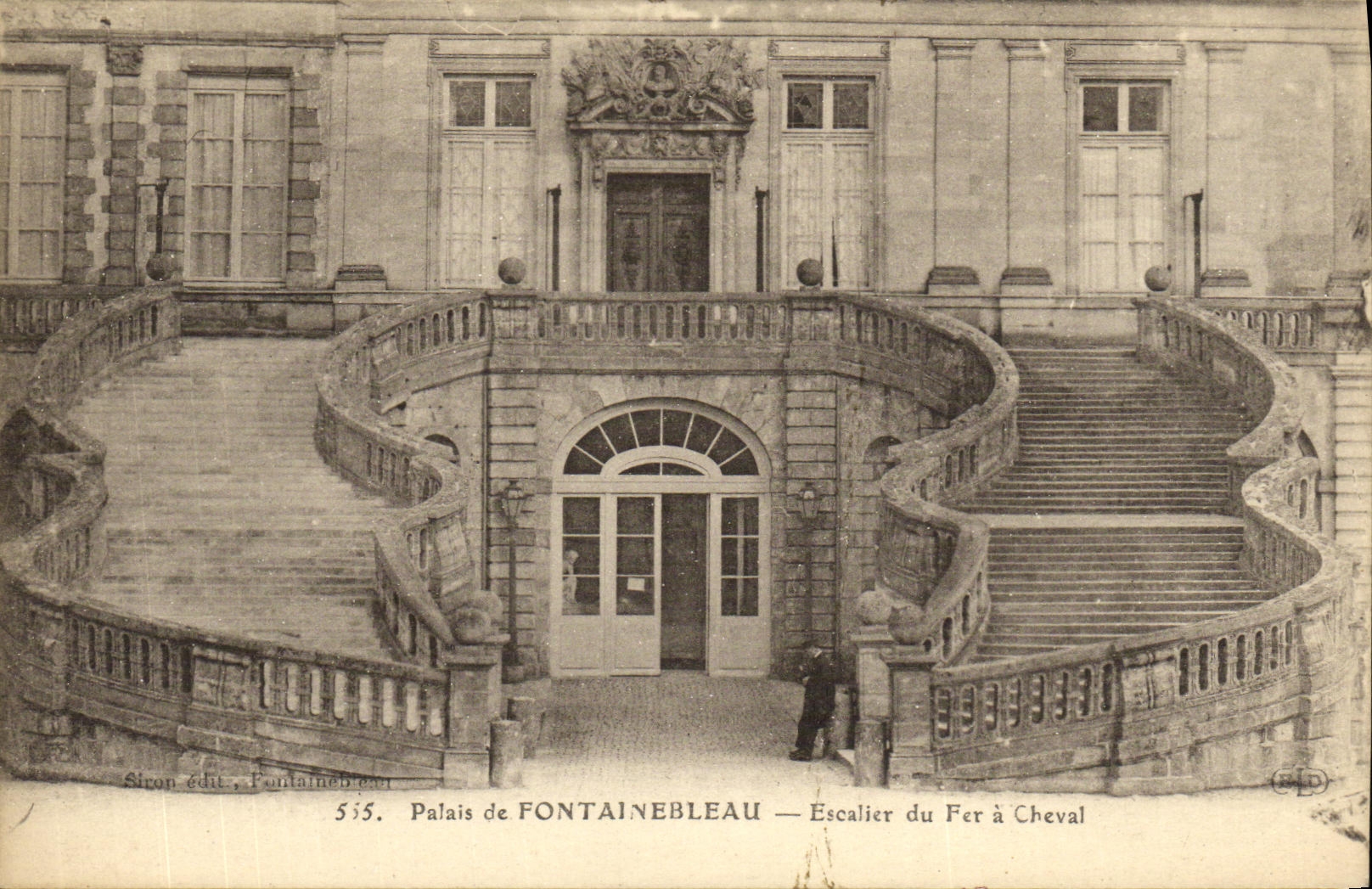 Palazzo di FONTAINEBLEAU — Scala del Ferro di Cavallo — editore Siron, Fontainebleau, n° 555