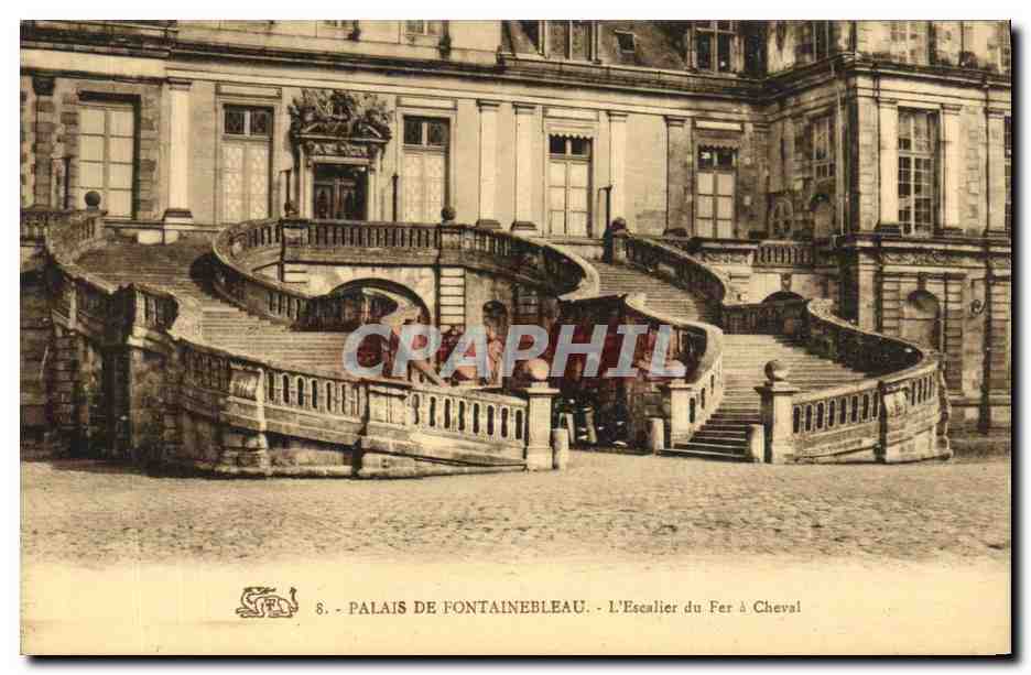 Palais de Fontainebleau — L'Escalier du Fer à Cheval — éditeur non identifié, n° de série 8