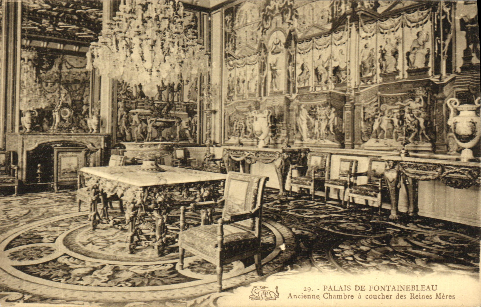 Palais de Fontainebleau — Ancienne Chambre à coucher des Reines Mères — n°29
