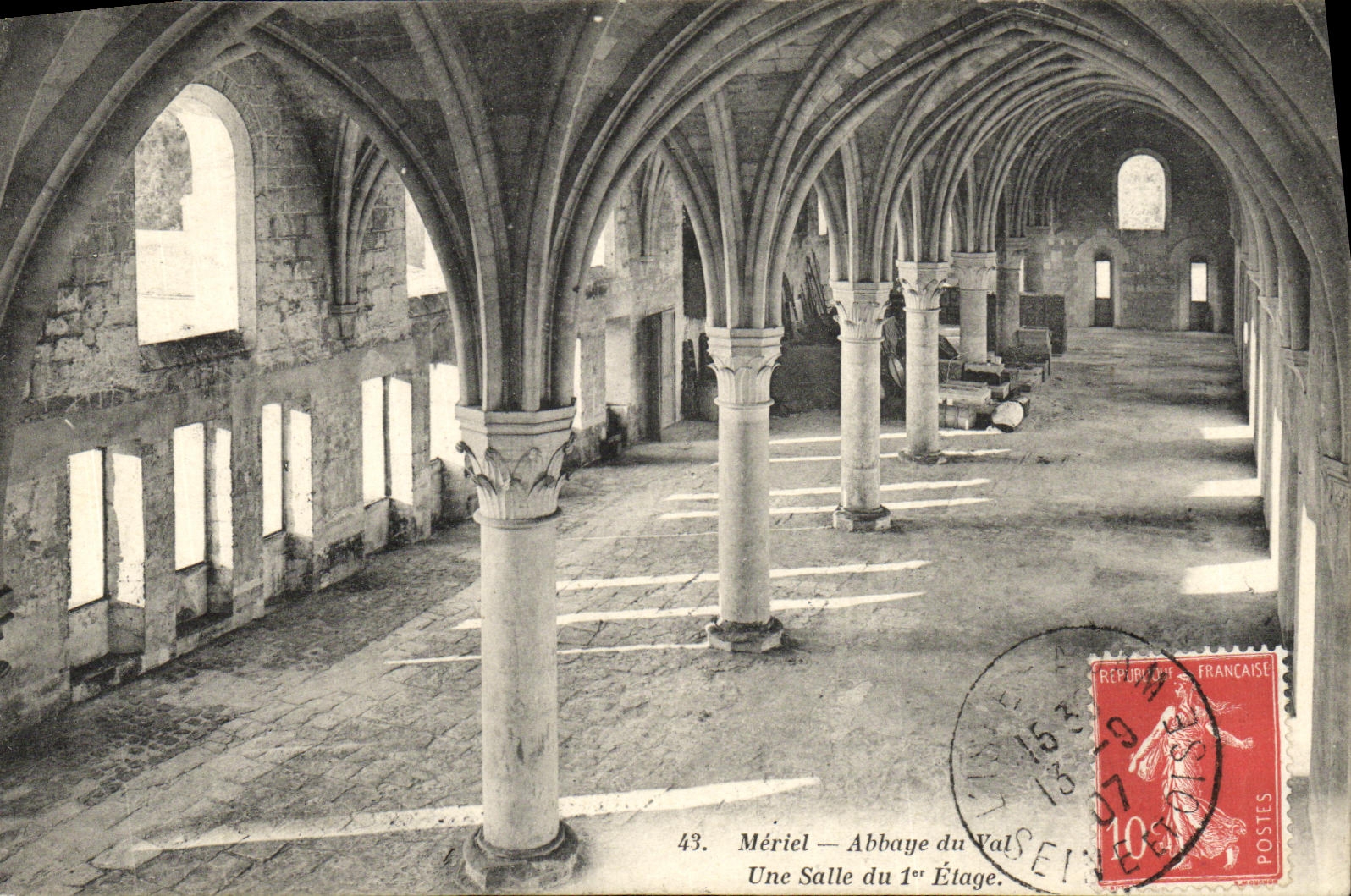 CPA Meriel Abbaye du Val Une Salle du 1er etage 