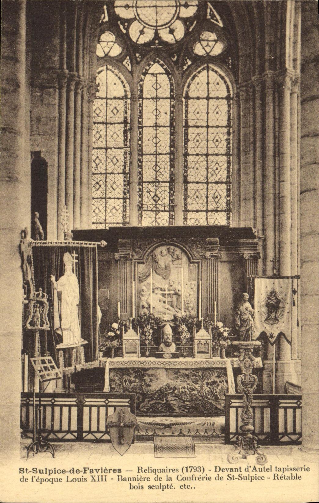 CPA St Sulpice De Favieres Reliquaires Devant d Autel
