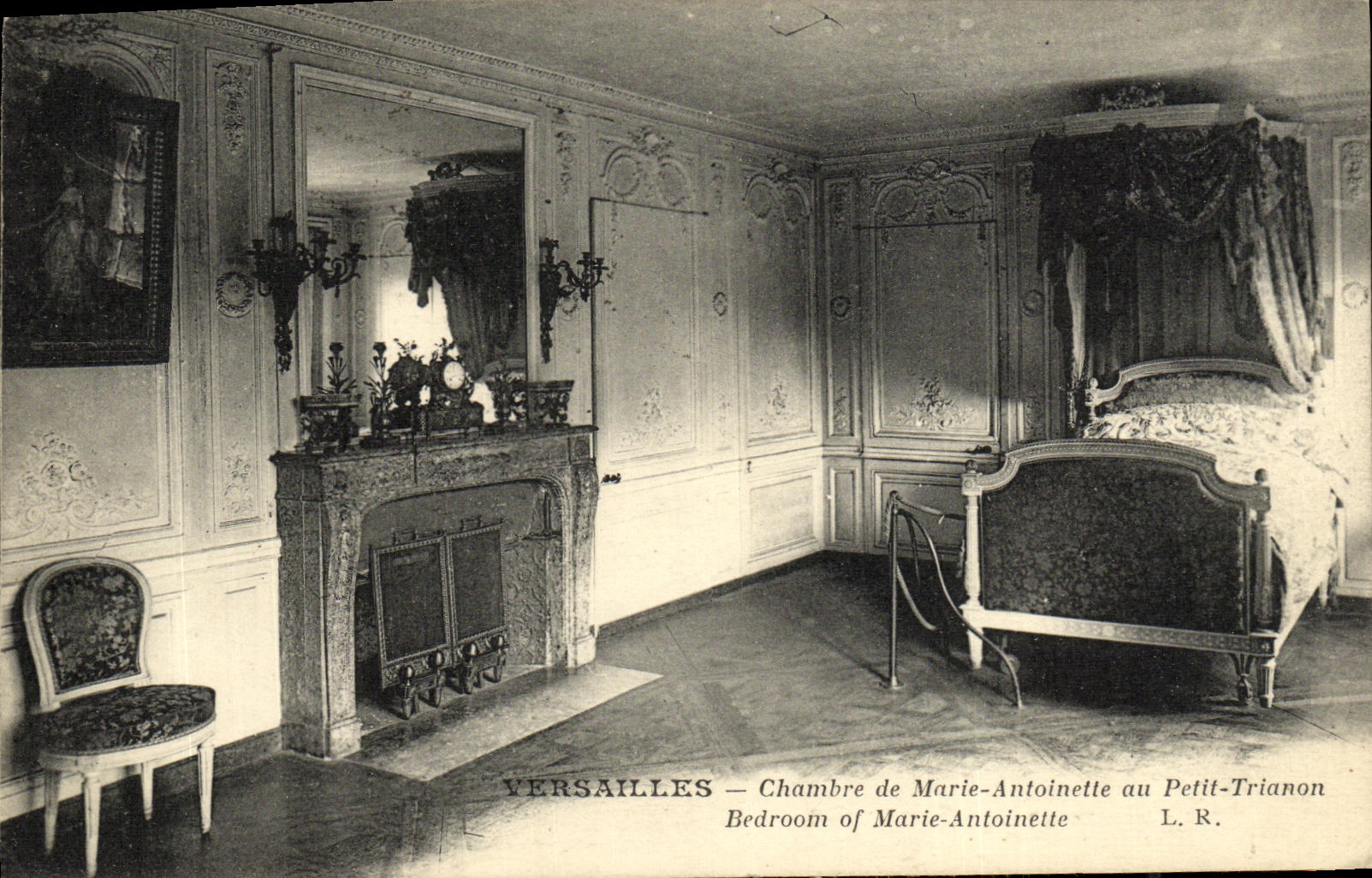 Versailles — Chambre de Marie-Antoinette au Petit-Trianon — L. R.