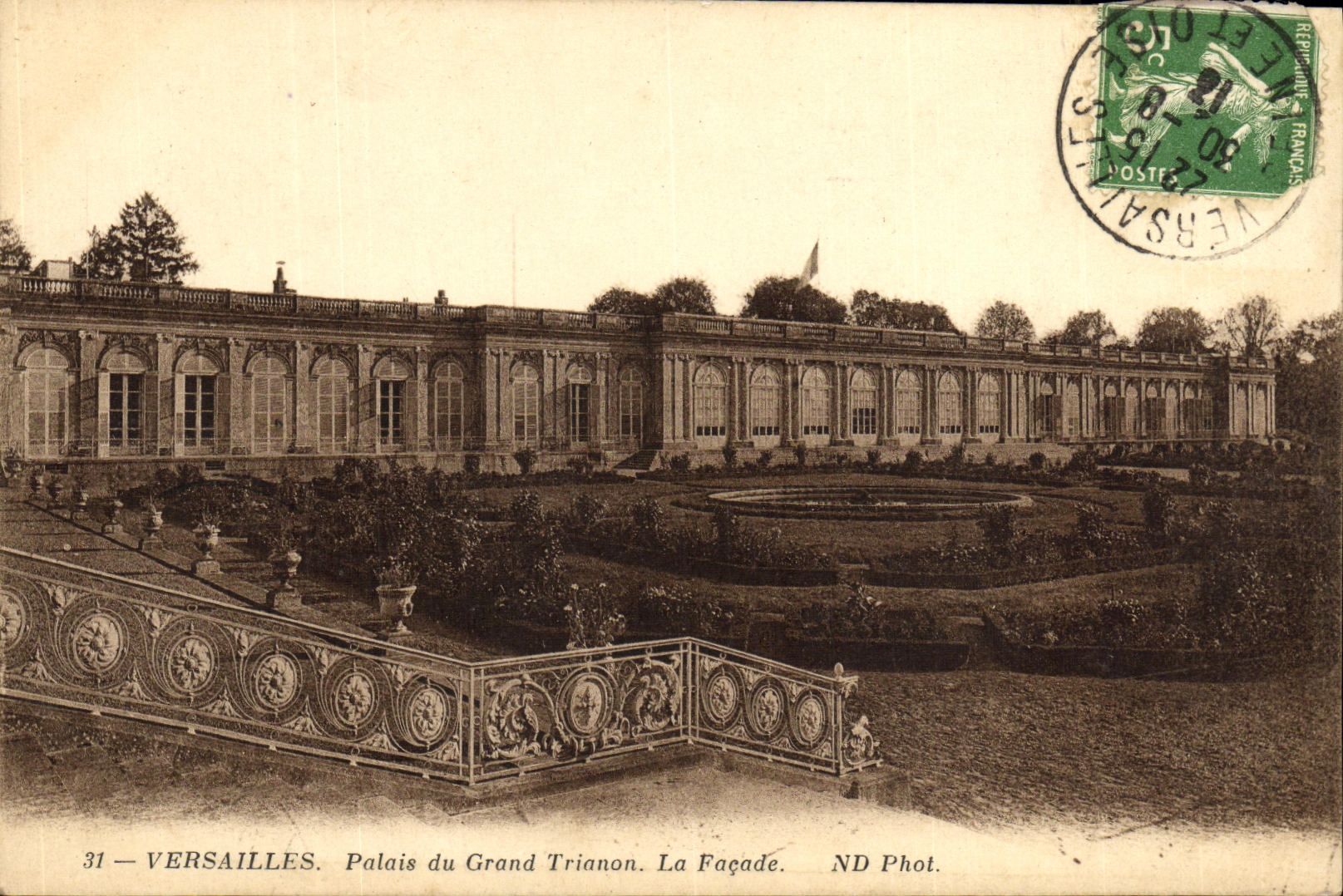CPA Versailles Palais du Grand Trianon La Facade 