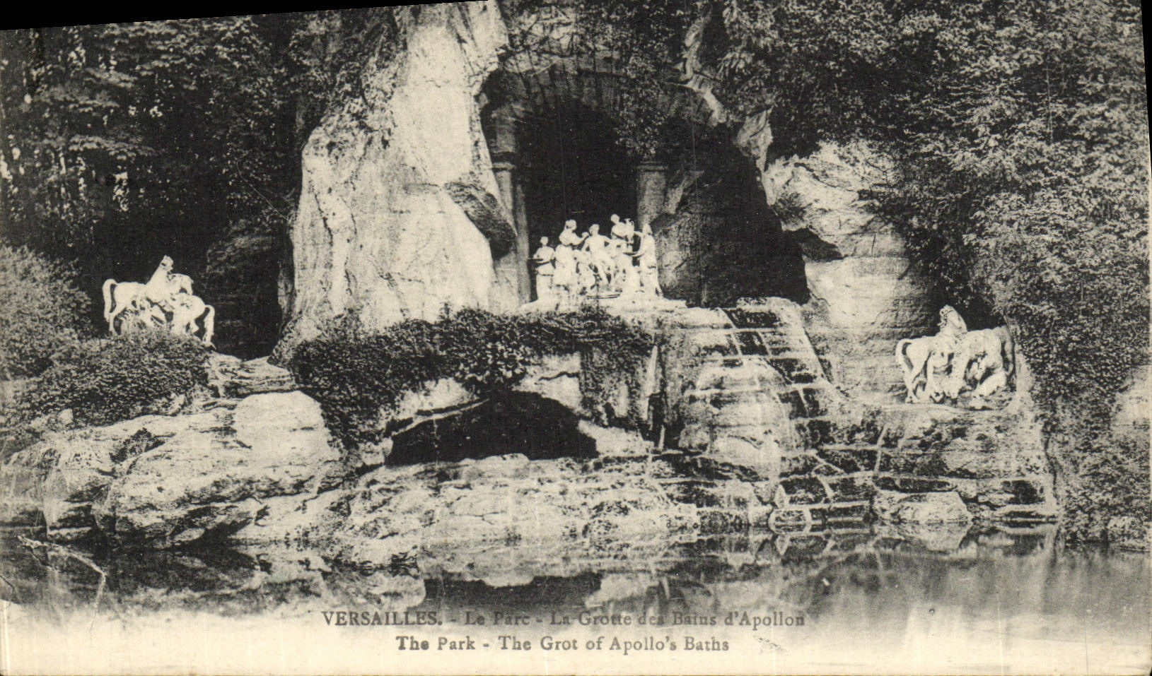 CPA Versailles Le Parc La Grotte des bains d Apollon