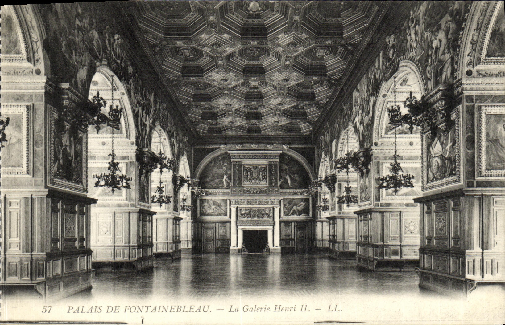 Palais de Fontainebleau — La Galerie Henri II — LL. — N° 57