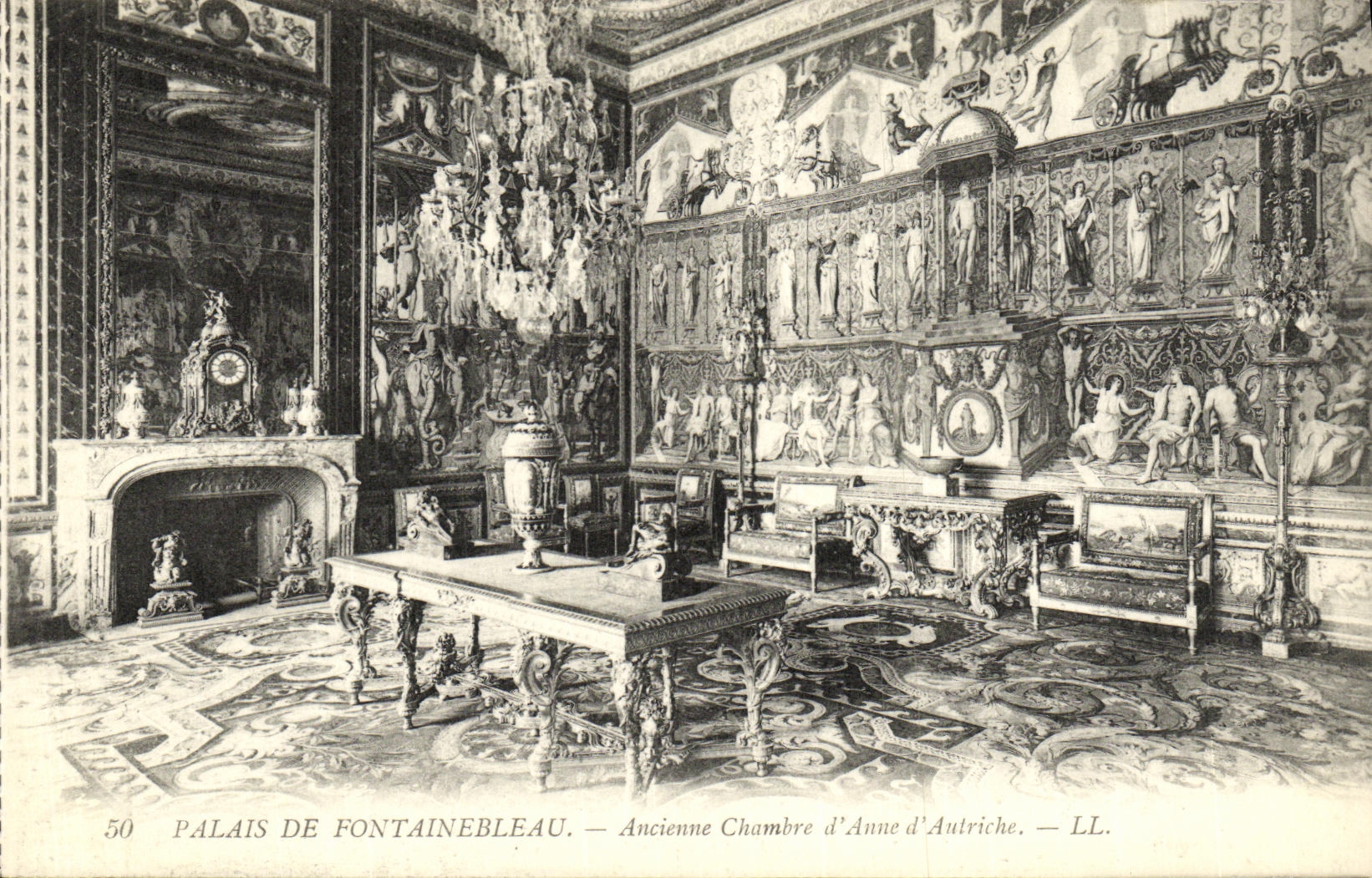 Palais de Fontainebleau — Ancienne Chambre d'Anne d'Autriche — LL.