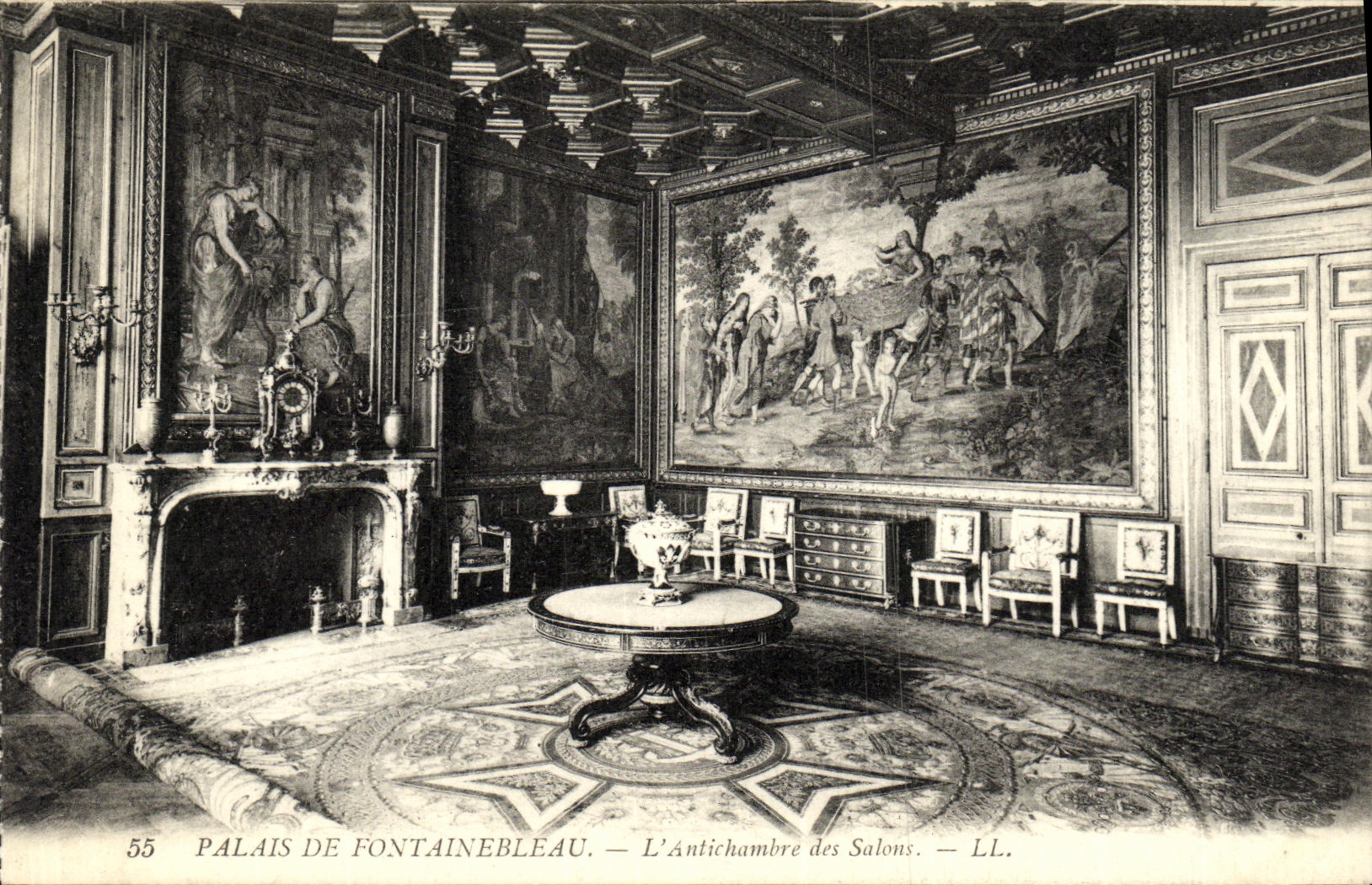 Palais de Fontainebleau — L'Antichambre des Salons — LL.