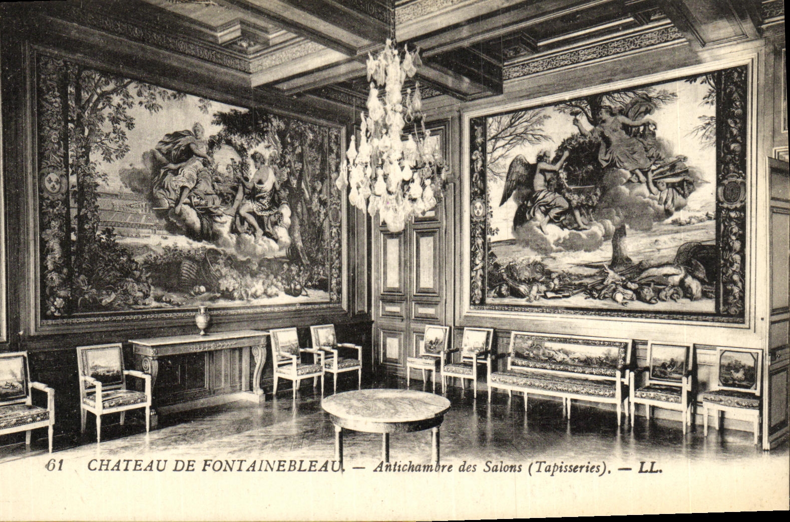 Château de Fontainebleau — Antichambre des Salons (Tapisseries) — LL.