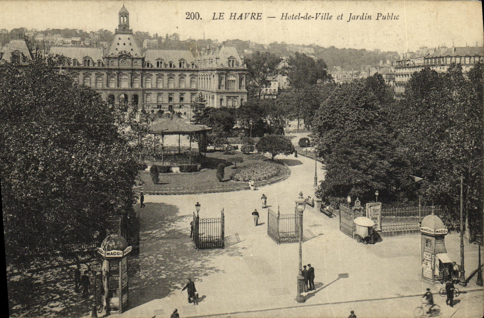CPA Le Havre Hotel de Ville et Jardin Public 