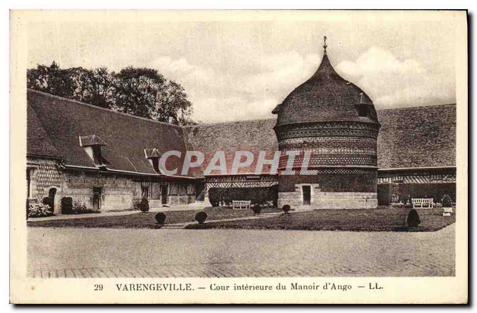 CPA Varengeville Cour Interieure du Manoir D Ango Pigeonnier