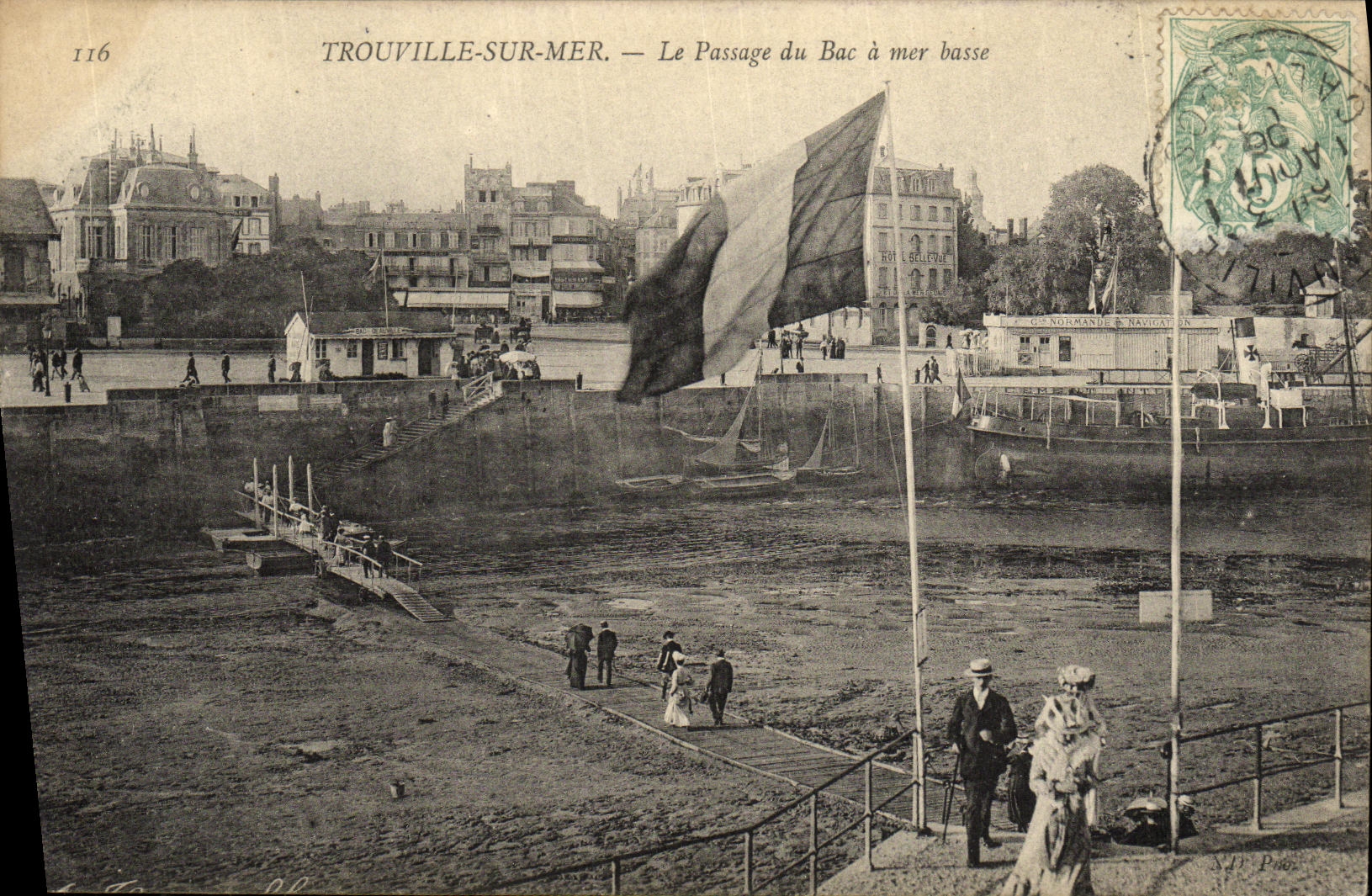 CPA Trouville Sur Mer Le Passge du Bac a Mer Basse
