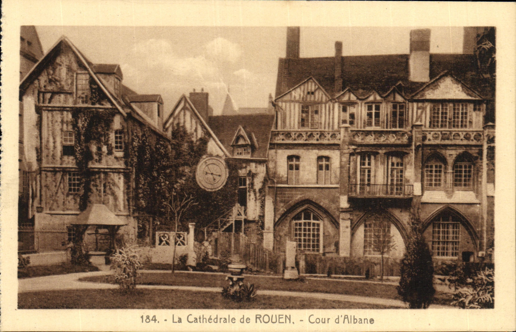CPA La Cathedrale de Rouen Cour d Albane 