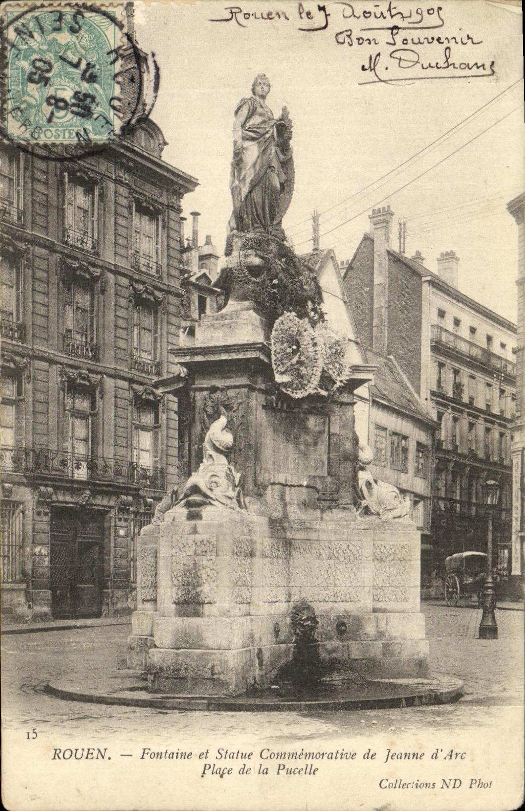 CPA Rouen Fontaine Et Statue Commemorative de Jeanne d Arc Place de la pucelle