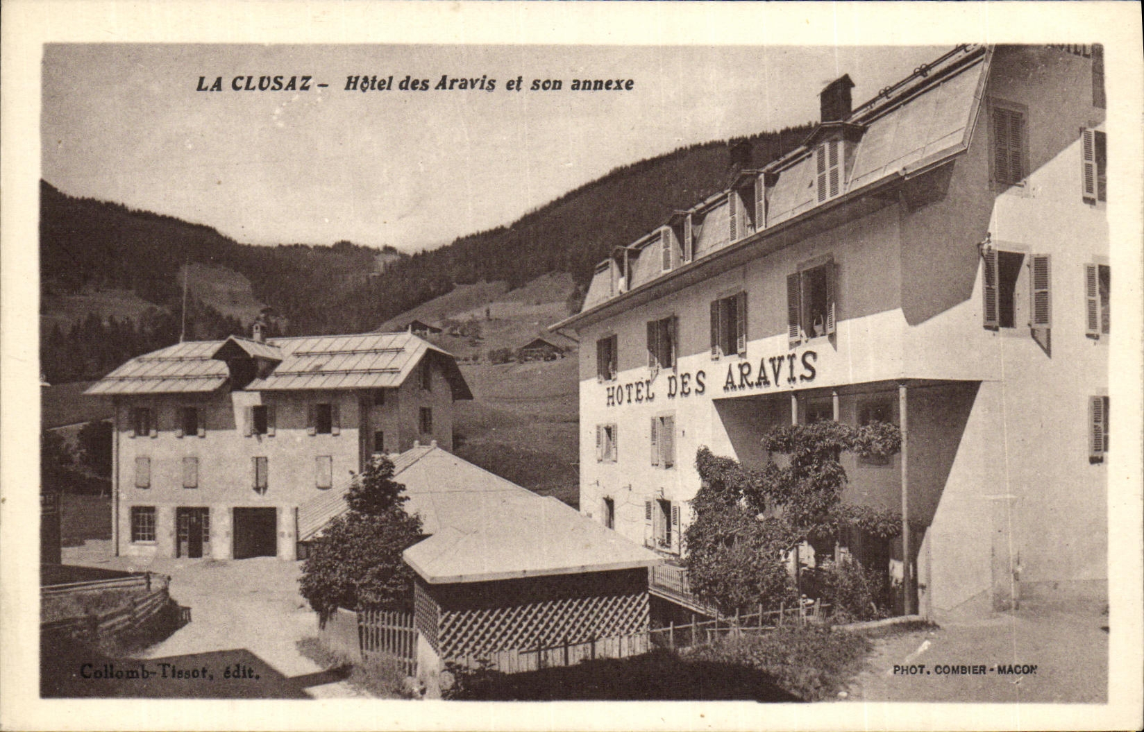 La Clusaz – Hôtel des Aravis et son annexe – Phot. Combier-Macor